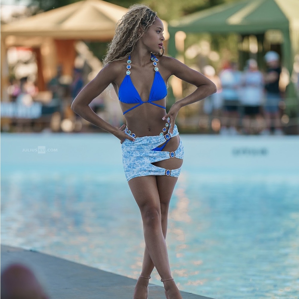 Anastasie Convertible Mini Skirt - Picture 6 of 11